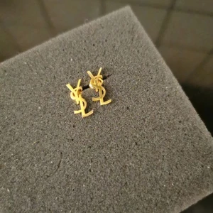 Örhängen - Rostfritt stål Oanvända