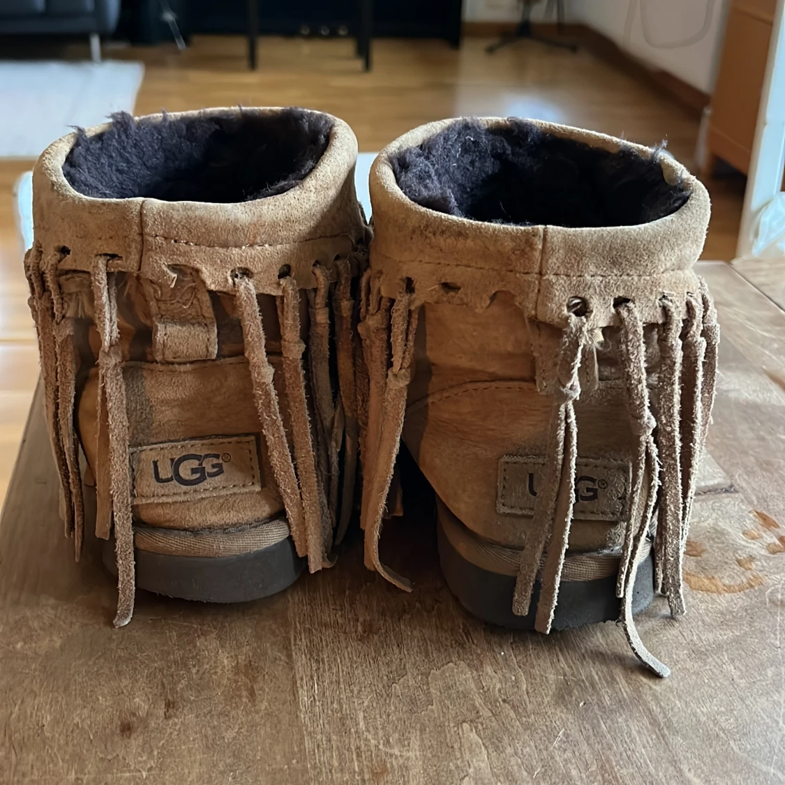 Uggs med fransar  - 93