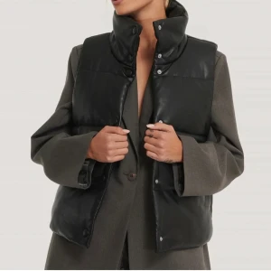 Nakd skinnväst - Har tyvärr inte alls kommit till användning så i nyskick. 