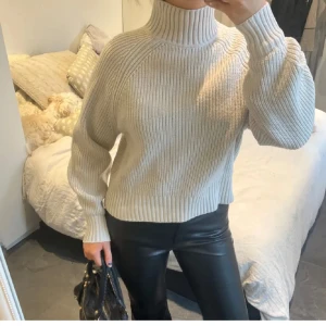 Stickad polo tröja 🤎🤎 - Så snygg!!!!