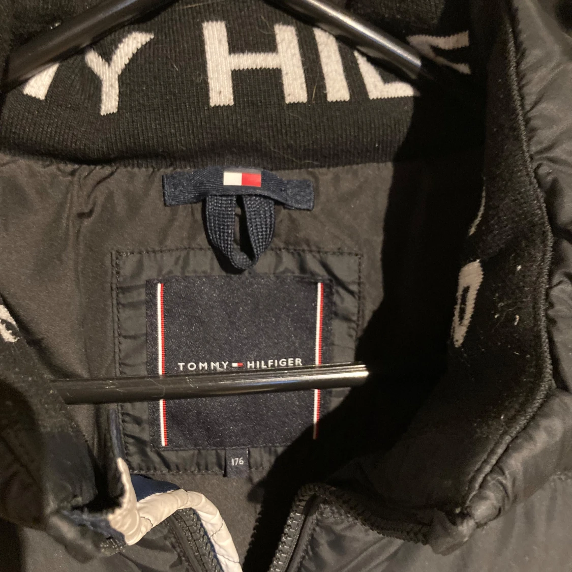 Dunjacka från Tommy Hilfiger strl 176 - 2