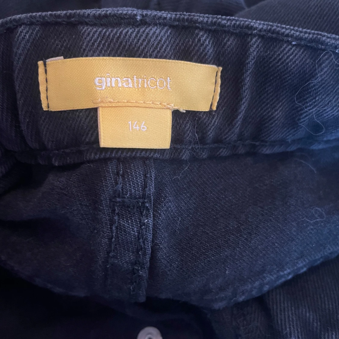 Svarta jeans från Gina Tricot  - 93