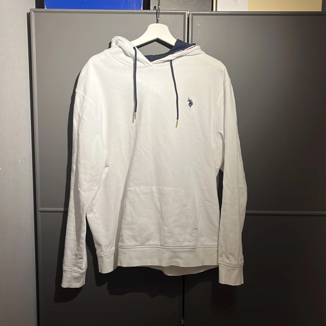 Vit hoodie från U.S. Polo Assn.