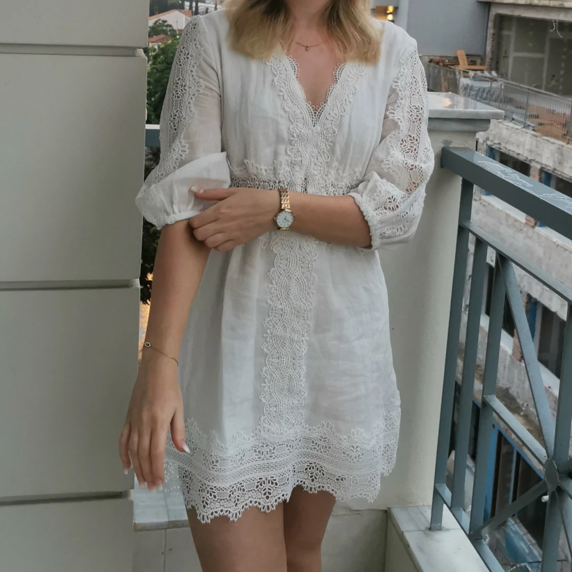 Vit spetsklänning - 90