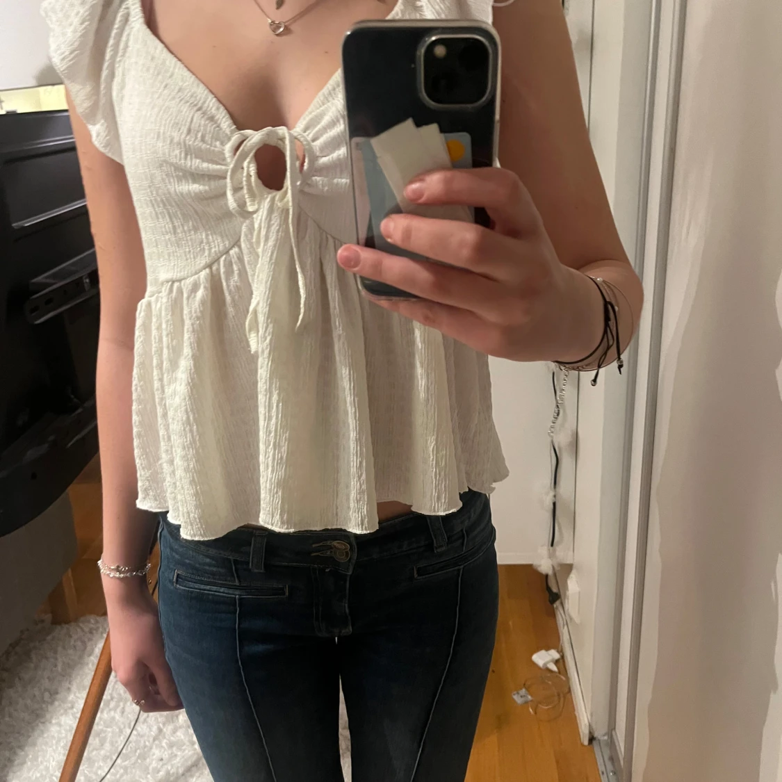 Vit blus med knytning - 2