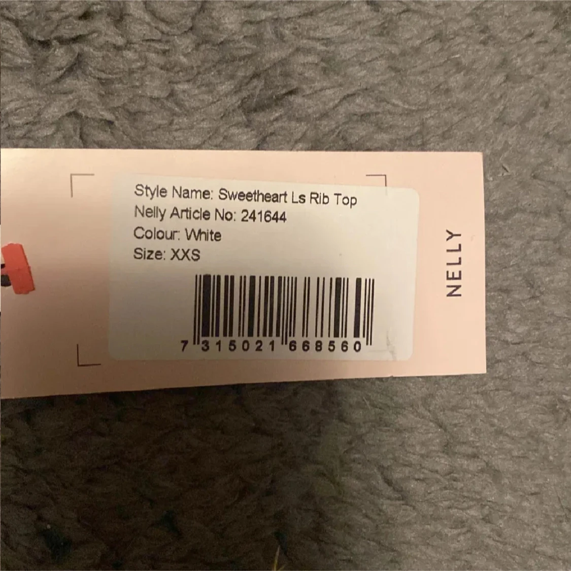 Vit ribbad topp från Nelly - 92