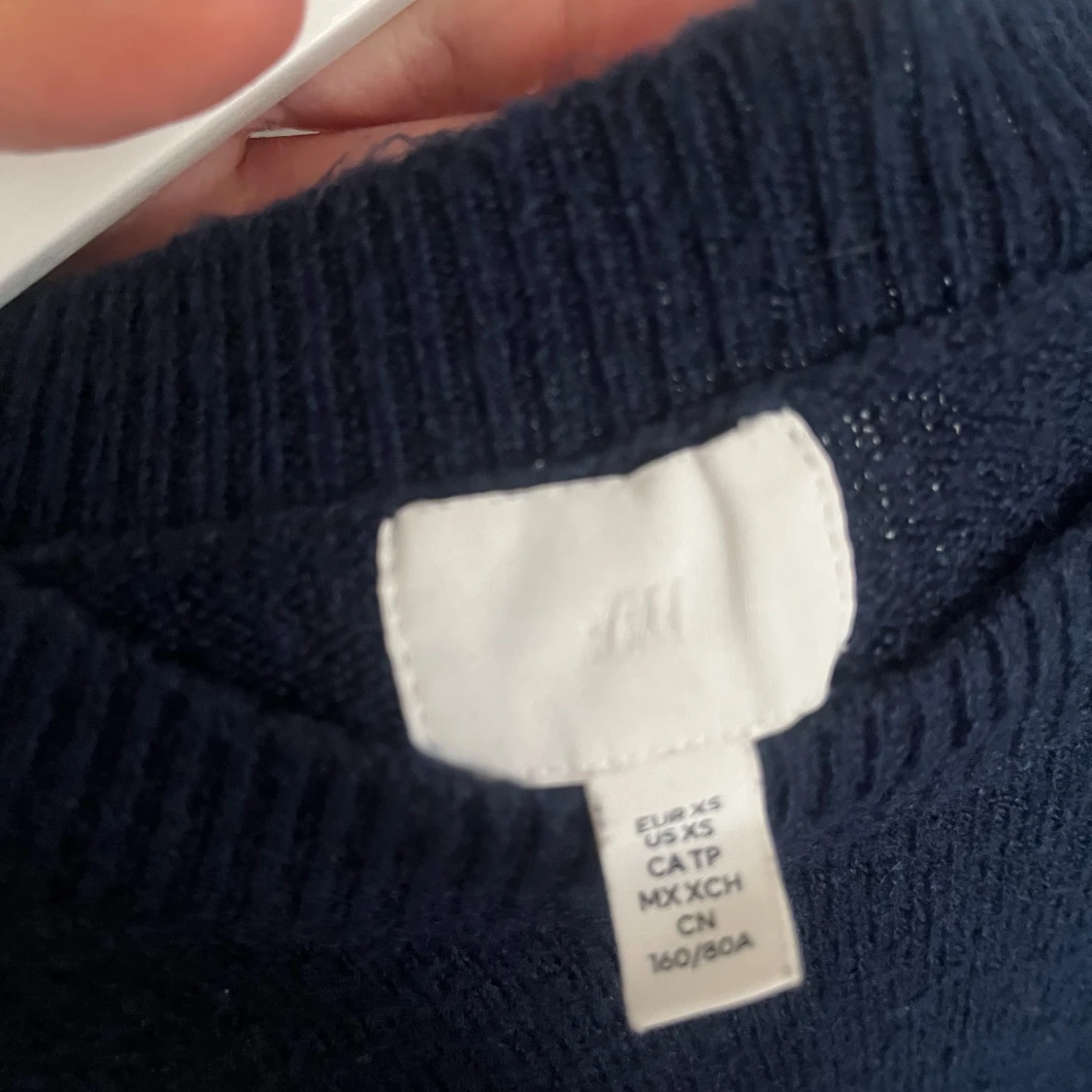 Mörkblå tröja från H&M - 91