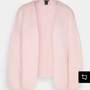 Rosa kofta - Såå fin kofta ifrån Lindex i stl m/l men passar mig som brukar ha xs/s. Säljer då den inte kommer till användning 💓💓🍸 använd sparsamt