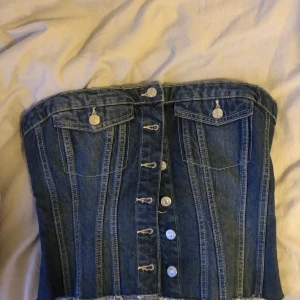 Zara Jeans Corset - Storlek L men passar mig när jag brukar vara S!! I nyskick 💙