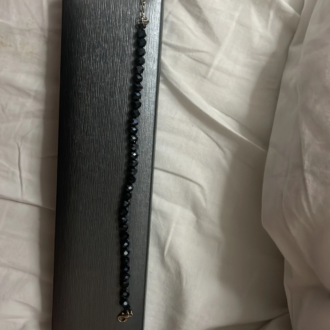 Set med tre armband i olika stilar - 91