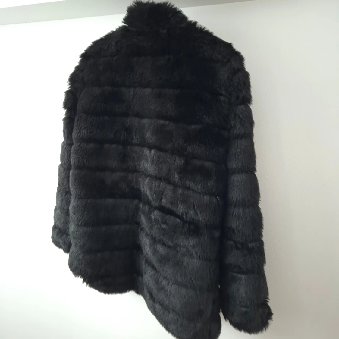 Svart pälsjacka från Chiara Forthi - 90