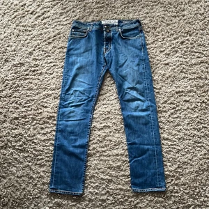 Jacob Cohen jeans  - Jeans från Jacob Cohen i väldigt bra skick, väldigt snygg tvätt som passar i alla lägen.  Hör av dig vid funderingar!