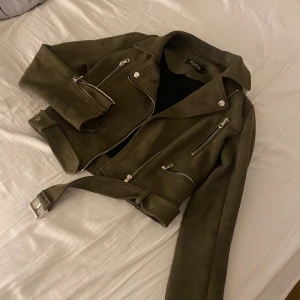 Mocka jacka  - Jätte fin jacka köpt på Chelsea i Göteborg 