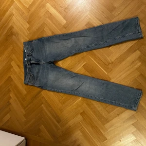 Weekday friday jeans 31/30 - Bra skick