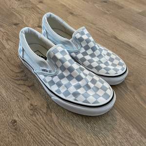 Slip-on vans, knappt använda