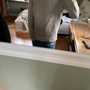 Massimo Dutti tröja - Skitsnygg Massimo Dutti tröja i grå/beige, har används något år men de knappst något man märker av!