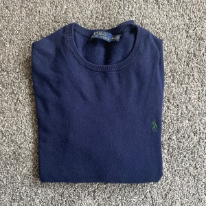 Ralph lauren Kashmir tröja - Ralph lauren tröja i Kashmir och väldigt bra skick, skriv för fler frågor priser kan alltid diskuteras! Storlek M passar s också 