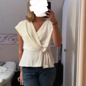Zara blus - Superfin blus från Zara, helt ny, aldrig använd!🌸