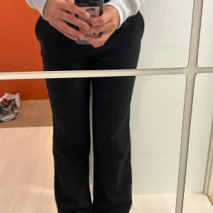 Kostymbyxor - Supersköna och strechiga.  Har sytt in i midjan.  