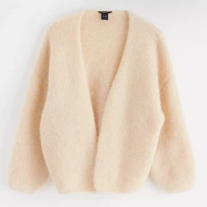 Kofta - Superfin trendig kofta från Lindex! Slutsåld. Använd 1 gång.🤍 