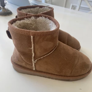 Varmfodrade boots - stl 34/35 - Vamfodrade boots - stl 34/35