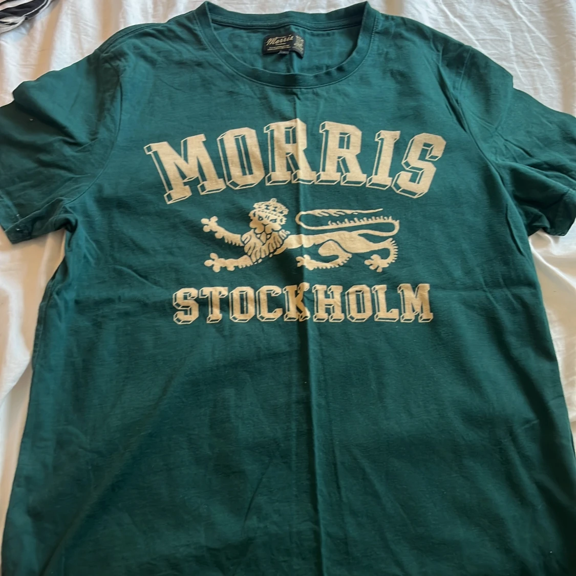 Säljer denna gröna t shirten ifrån Morris. Den är storlek s, väldigt stilig med bra kvalitet 