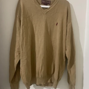 Marlboro classic kofta - Marlboro classic kofta inte använt i länge jätte fin skick original som ny tveka inte och smsa