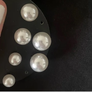 Örhängen - Kul örhängen i 3 olika storlekar. Oanvända. Står att dom ska vara nickel fria men lovar inget till 100% ”Ploppen” syns på bild 2. (Säljer fler i olika storlekar i annan annons.) Köparen betalar frakten!