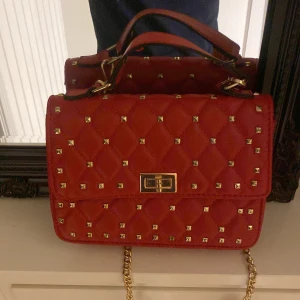 Valentino liknande väska - Så fin valentino inspirerande väskan, bra skick