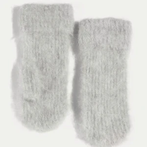 Vantar - Gråa tumvantar i alpaca material. Köptes för 300 kr, aldrig använda. Säljer för 100 kr. Säljer även mössan till, kan fixa paketpris!