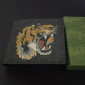 Plånbok  - Helt ny plånbok aldrig använd