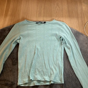 Långärmad tröja - Använd fåtal gånger, fint skick!