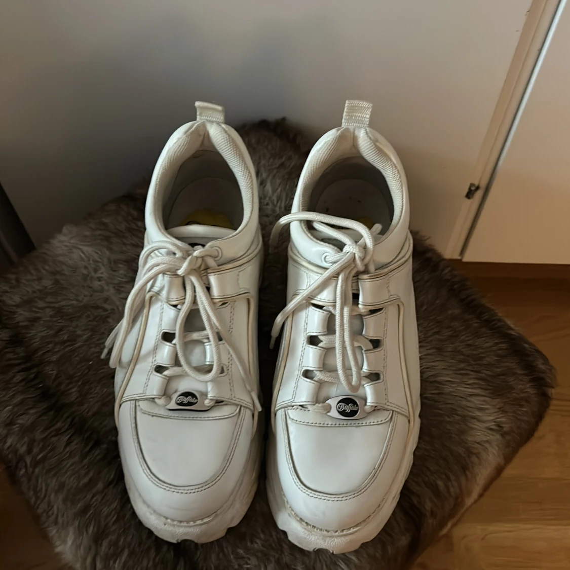 Vita buffalos platåskor  - 91