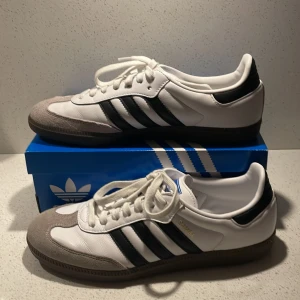 Adidas samba - Använda 2 ggr, brorsan ångra sig😮‍💨 skicket är prima, storlek 43 1/3