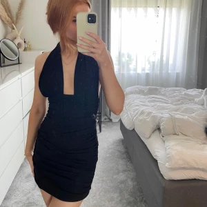 Svart klänning - Jättesnygg svart klänning✨