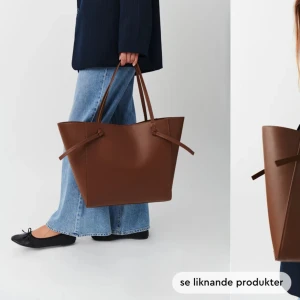 Gina Tricot väska - Perfekt skolväska men köpt annan och inte hunnit använda den, så oanvänd i nyskick. Köpt för 500kr o säljer för 300kr😇 