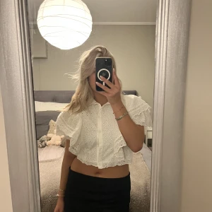 Blus från by malina!!! - Super fin blus från By Malina!!Aldrig använd. Passar till allt 
