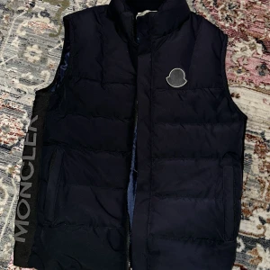 Moncler  - Moncler väst