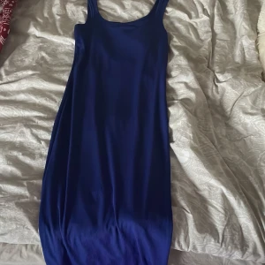 Blå klänning  - Säljer min blåa klänning pga att jag inte använder den längre bra skick 🩷bara att fråga🩷