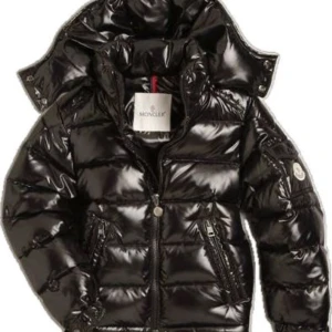 Moncler maya - En moncler maya, nypris 18k jätte bra skick