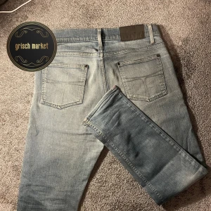 Tiger of Sweden jeans  - Riktigt sköna tiger of Sweden jeans perfekt nu till hösten, modell ”Iggy” | inga defekter, skick 9,5/10 | size 33/32 som sitter perfekt på mig, jag är 181cm 70kg | nypris 1600, priset är inte hugget i sten!