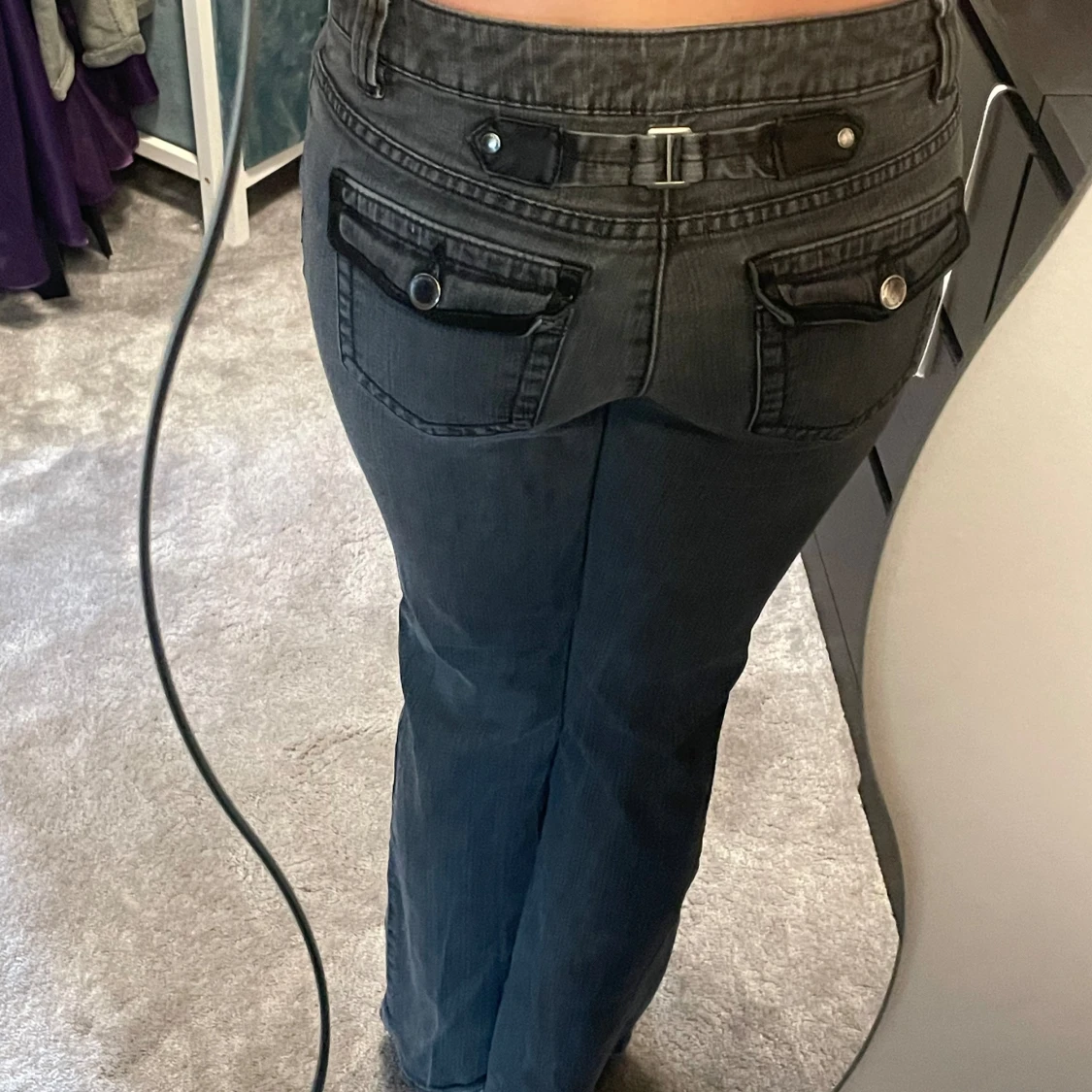 Gråa jeans