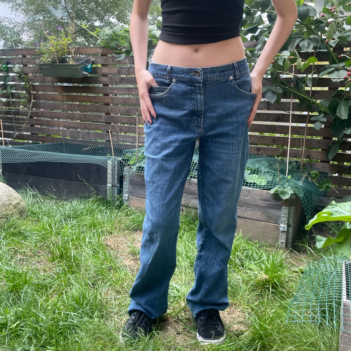 Blå jeans med rak passform