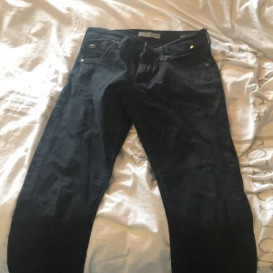 Jeans Mavi slim fit W29 L32 - Jeans in good condition complitly clean for male 