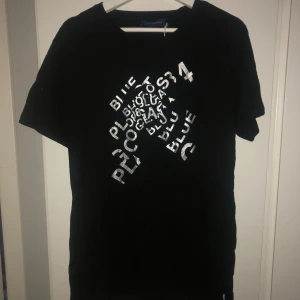 T shirt, ny med prislapp  - T shirt, GAS Storlek: XXL (mer som L/XL) Skick: ny med prislapp  Pris: 50kr