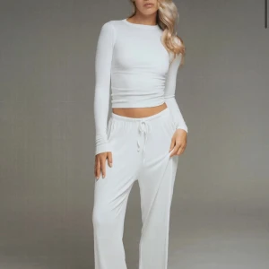 Långärmad tröja från Cocoandnuts - Långärmad tröja från Cocoandnuts, Storlek XS men passar S då den är i stretch. Köpt för 690:-