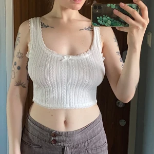 Topp - Söt topp, stretchig och skön! Oanvänd