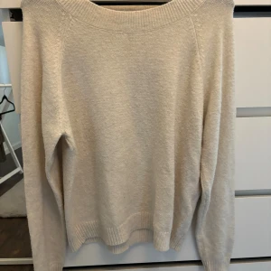 Stickad tröja - Stickad tröja från vero Moda i strl M