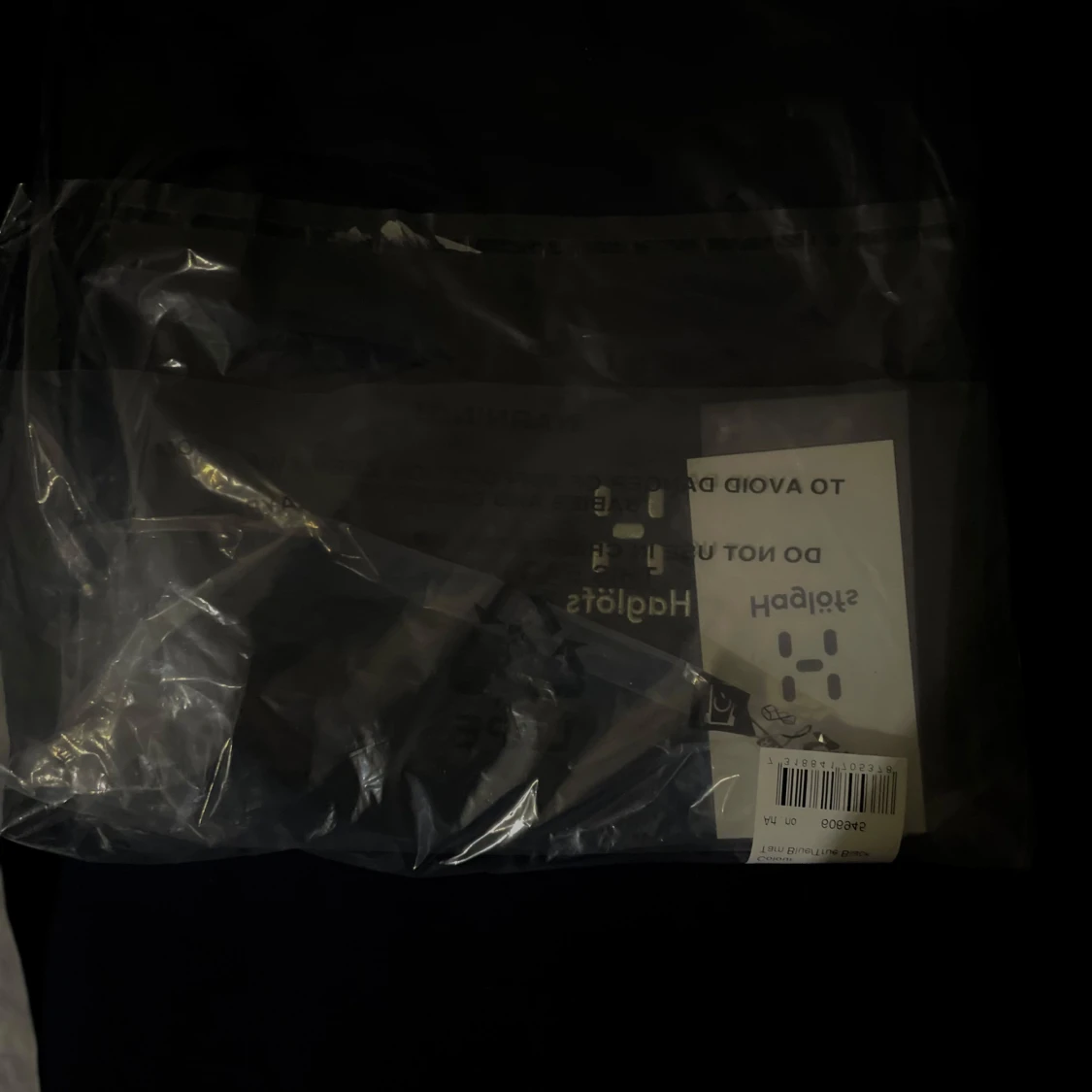 Mörkblå byxor från Haglöfs - 3