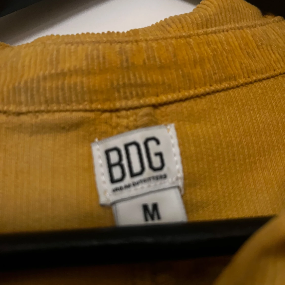 Senapsgul skjorta från BDG - 2